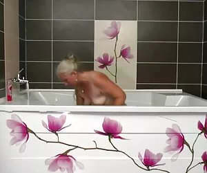 cl4r44ndt3rry CB 240819 partie 2 sex video mere et fils
