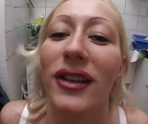 J'ai l'air incroyable dans cette petite culotte sex video mere fils noire serrée JOI