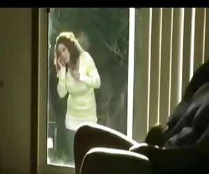 HUNT4K. Un garçon regarde comment sa jolie fille a des relations xxx mer fils sexuelles sauvages