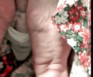 Femme salope frappée à Vegas par 2 porno mere et fils dans la cuisine BBC