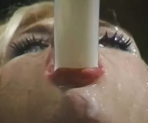 Première sodomie pour la video sexe mère et fils petite teen maigre Gina Gerson