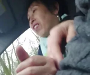 Gros seins MILF donne branlette sex porn mere et fils