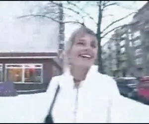 Déshabillage sex belle mere et fils amateur