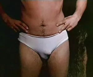 Sexy au coucher pornos mere et fille avec grand-mère