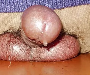 Fille aux seins défoncés punie et fessée par une maîtresse blonde porno avec sa belle mère