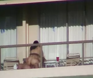 Trio sex video mere et fils de filles thaïlandaises jumelles avec un mec japonais