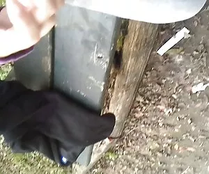 La baby-sitter aux gros seins se fait baiser dans un creampie pour la rentrée scolaire sexe entre mère et fille
