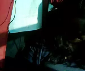 Maman lèche et baise sa fille adolescente video de sexe avec sa mere