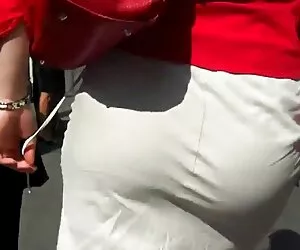 Ma voisine maman sex avec fils en pyjama sexy