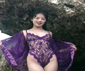 Sexe chaud porno maman avec sa fille en cabine!
