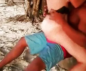 Valeria et son amie en salopette rose qui sex mere et fils francais aime la bite en th